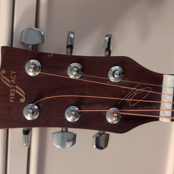 Acoustic guitar (Adam Levine series) - Picture 5 of 7